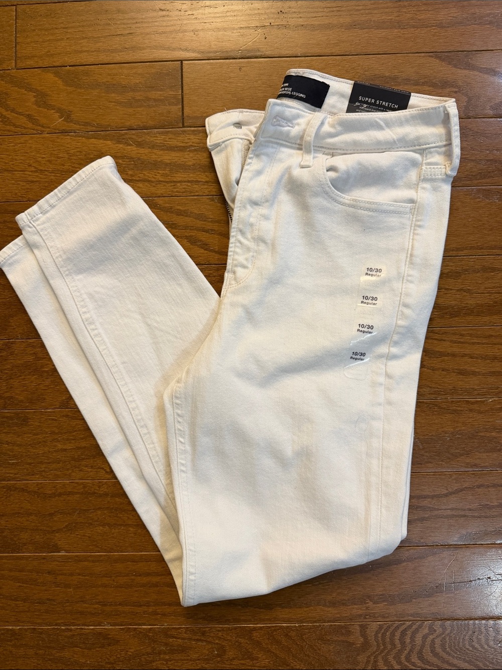 GAP Women’s Skinny Super Stretch Jeans in White